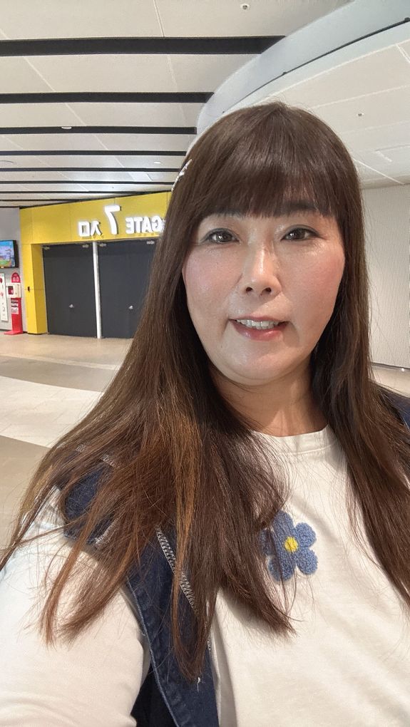 淚溝眼袋療程推薦 彥靚診所 黃政達醫師 不動刀就能告別疲憊感,自然感才是王道! 11 玻尿酸 淚溝 眼袋 肉毒 除皺 皺紋 抬頭紋 皺眉 木偶紋 法令紋 黑眼圈 熊貓針 墊下巴 下顎線 筋膜拉提 下垂 拉提 效果 費用 價格 彥靚診所 醫美 門診 醫生 桃園 台北 新竹 Dcard ppt 115062209