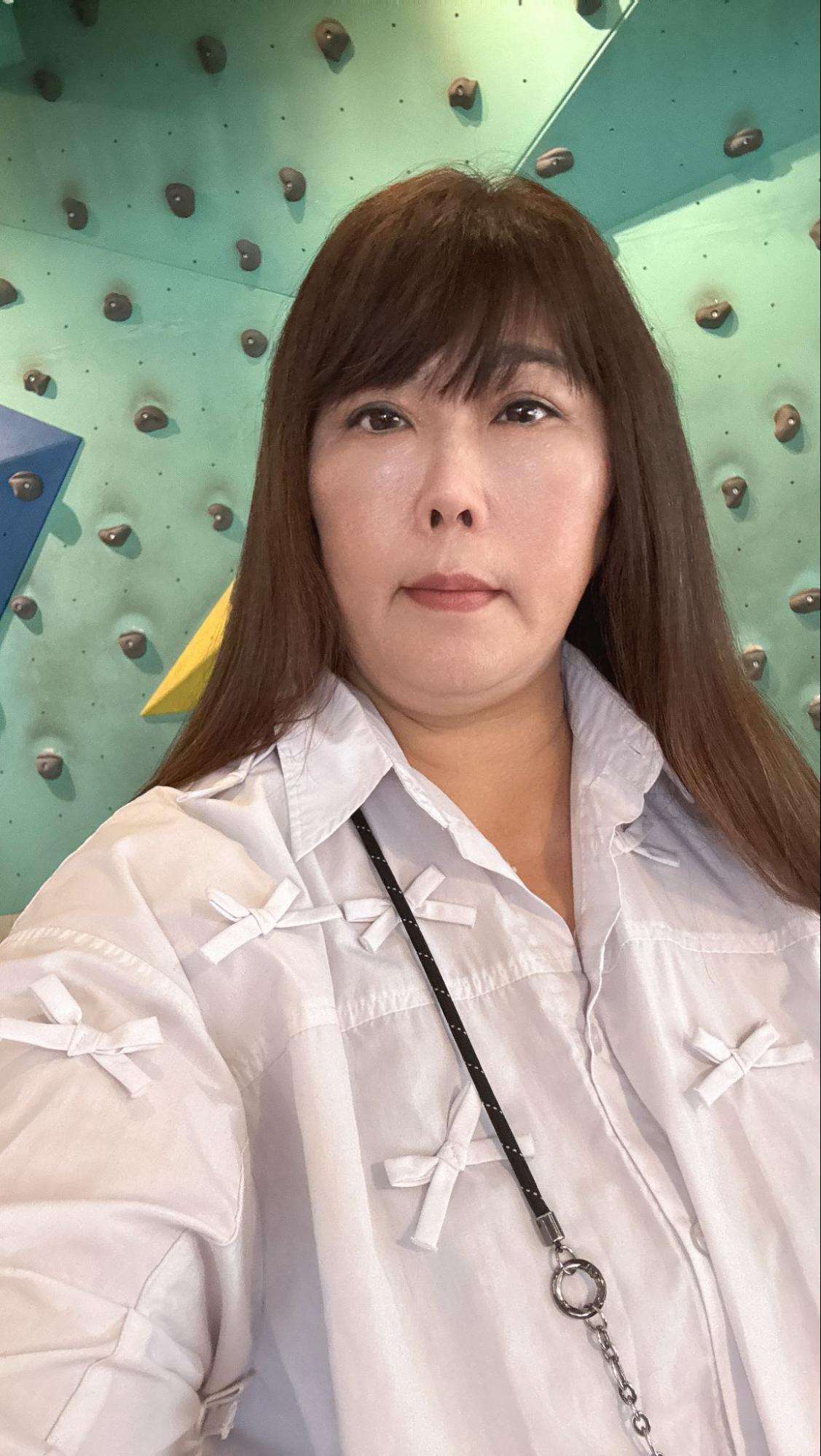 淚溝眼袋療程推薦 彥靚診所 黃政達醫師 不動刀就能告別疲憊感,自然感才是王道! 9 玻尿酸 淚溝 眼袋 肉毒 除皺 皺紋 抬頭紋 皺眉 木偶紋 法令紋 黑眼圈 熊貓針 墊下巴 下顎線 筋膜拉提 下垂 拉提 效果 費用 價格 彥靚診所 醫美 門診 醫生 桃園 台北 新竹 Dcard ppt 115062210