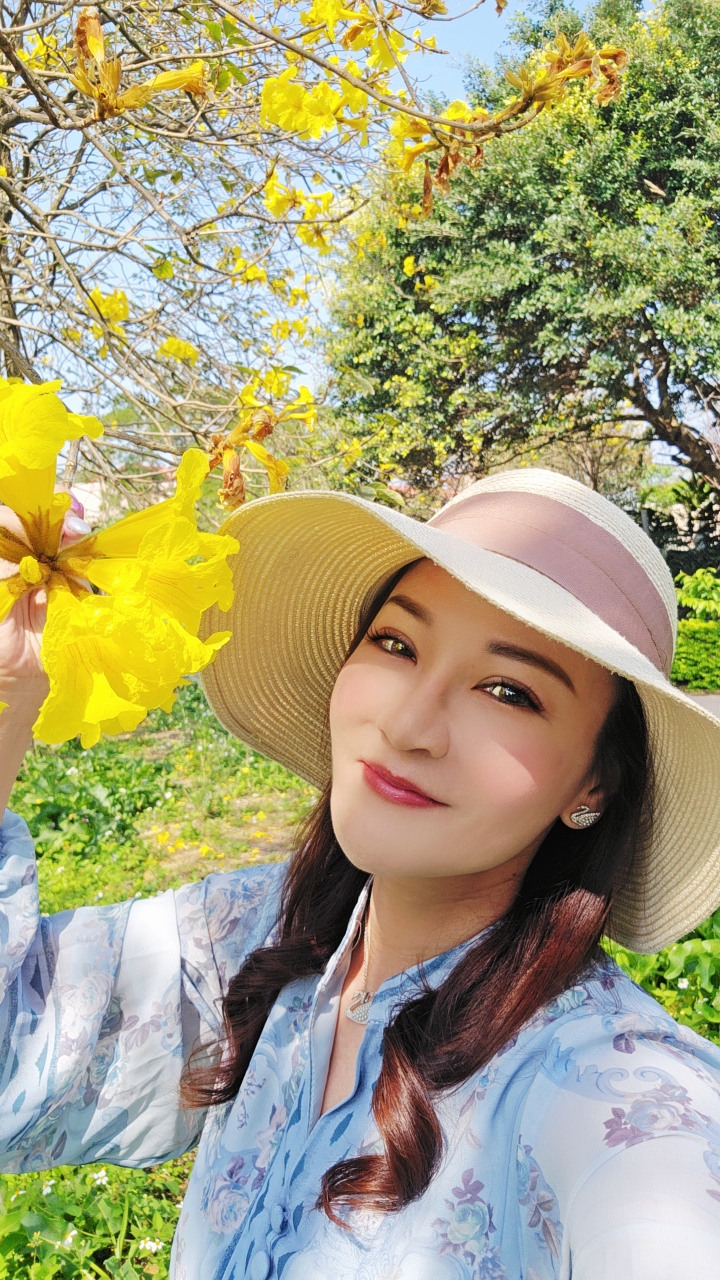 告別顯老頸紋與雞爪手!大分子玻尿酸打造高級天鵝頸與貴婦澎潤感 16 雞爪手 不動刀改善 脖紋 頸部拉提 玻尿酸 彥靚 診所 膠原蛋白 推薦 撫紋填補 價格費用 台北 桃園 新竹 頸紋 評價 黃政達 醫師 結節 凹凸不平 副作用 併發症 後遺症 心得 分享 硬塊 115061917